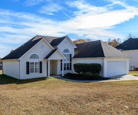 Charming 3 Bedroom Cartersville Farmhouse Inspired Retreat