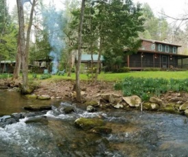 Cowboy Cabin on Stanley Creek