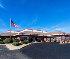 Econo Lodge Inn & Suites Conference Center Dublin